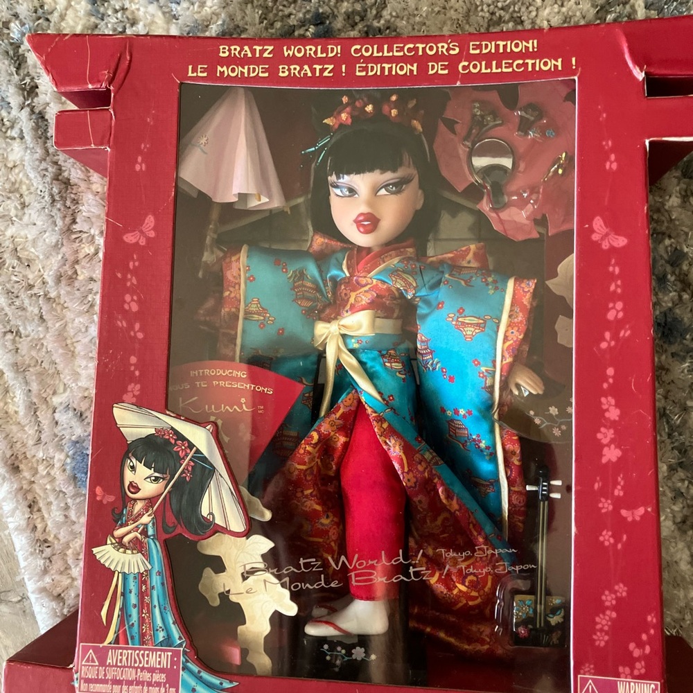 Bratz World Collector's Edition Kumi- Tokyo Japan. Damaged box.